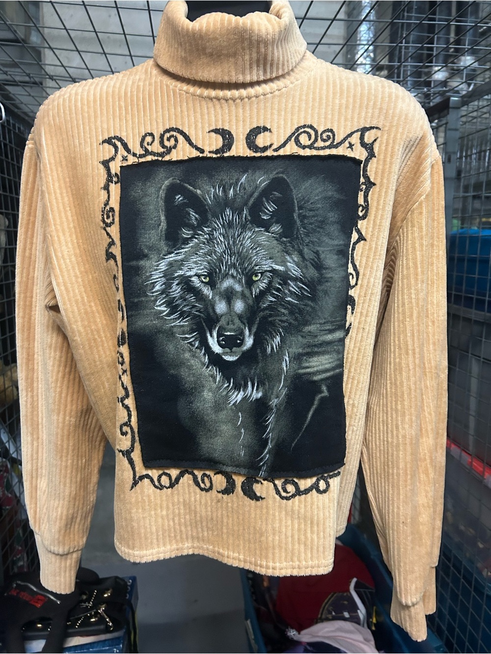 LUX BLK EXCLUSIVE Handpainted border Turtleneck Sweater Wolf 🐺 painted Graphic L